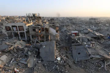 Při izraelských úderech v Gaze zahynuli tři lidé, píše AFP