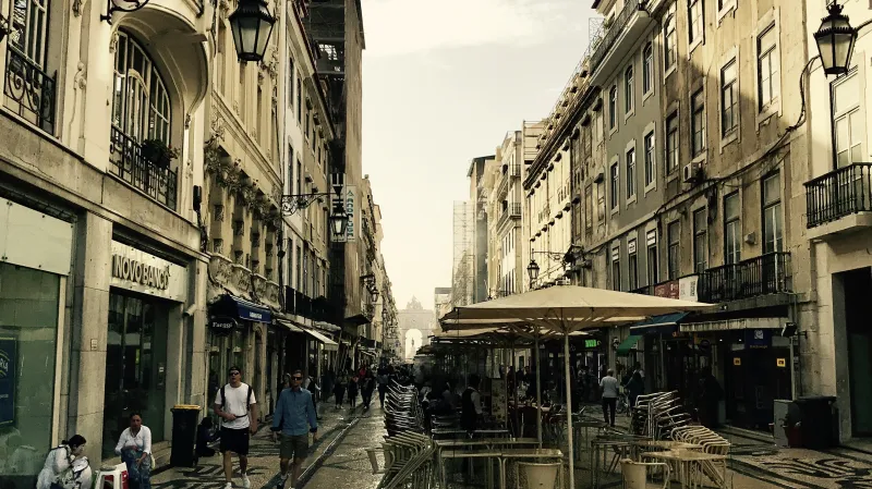 Rua Augusta v obnovené čtvrti Baixa