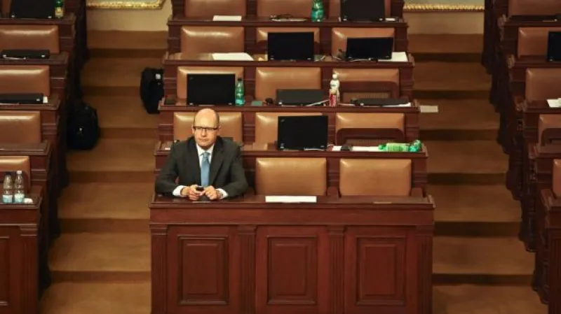 Start předvolebního období ve znamení sporů