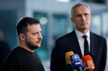 Belgie dodá Kyjevu stíhačky F-16, NATO ujistilo Zelenského o podpoře
