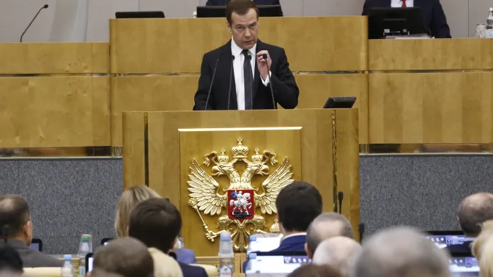 Dmitrij Medvěděv při projevu ve Státní dumě