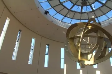 Vesmírná galerie mezi výlohami láká k návštěvě hvězdárny