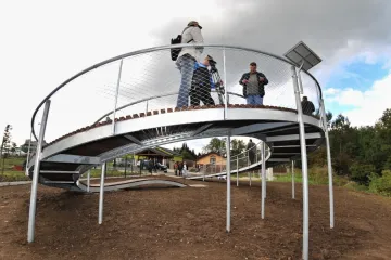 Atypickou vyhlídku sponzoroval developer, nabízí výhled na Krušné hory