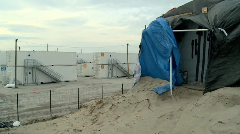 Nové obytné buňky v uprchlickém táboře