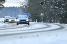 Východní polovinu Česka zasáhne sněžení, může komplikovat dopravu