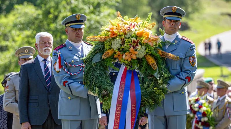 Prezident Pavel v Ležákách varoval před podceňováním hrozeb