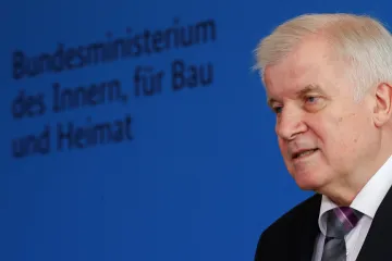 Vrcholem narovnání vztahů by byl sjezd sudetských Němců v Česku, přeje si Seehofer