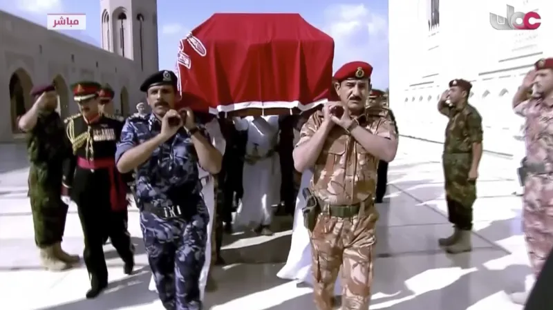 Procesí s rakví zesnulého sultána