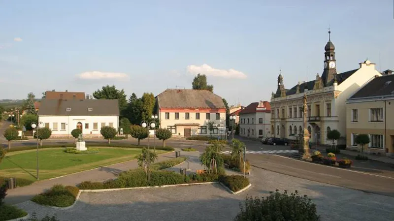 Rovensko pod Troskami - dnes