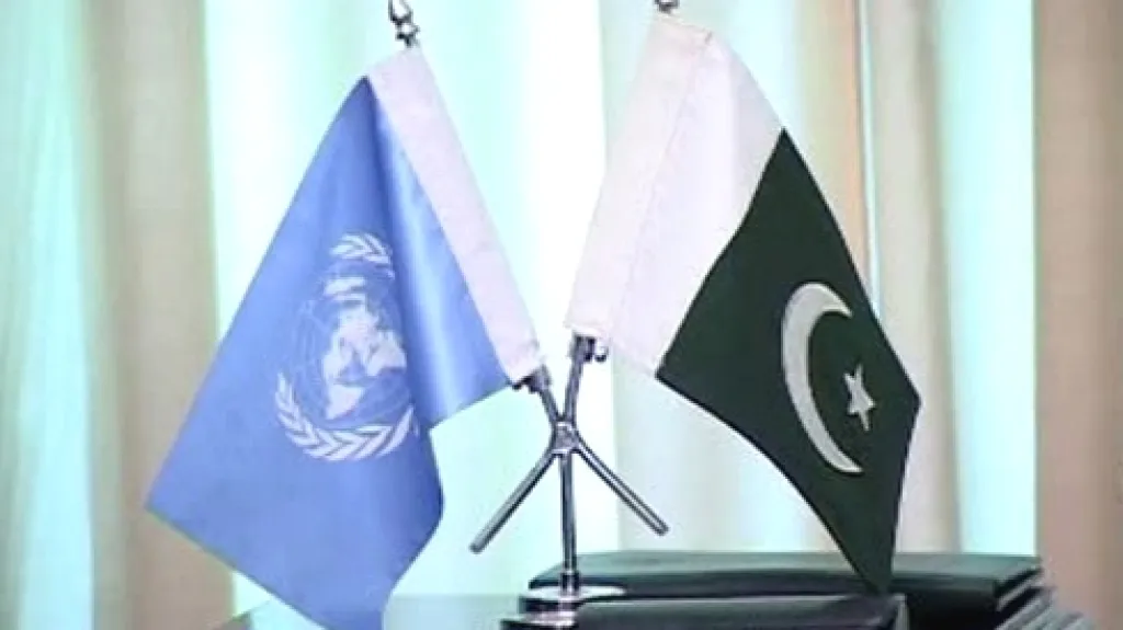 Vlajky OSN a Pákistánu