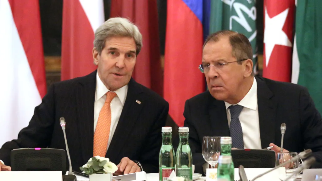 John Kerry a Sergej Lavrov