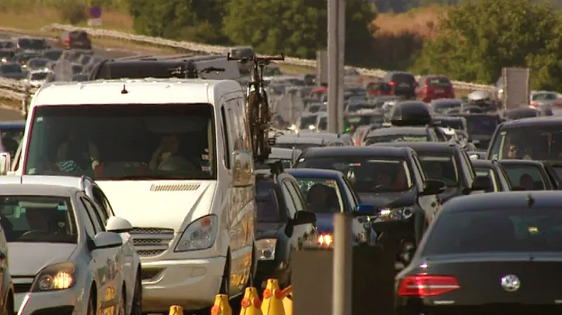 Dopravní zácpy na cestách na Jadran