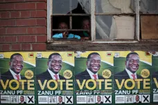 Tečka za Mugabeho érou. Favority voleb v Zimbabwe jsou „krokodýl“ Mnangagwa a mladý pastor