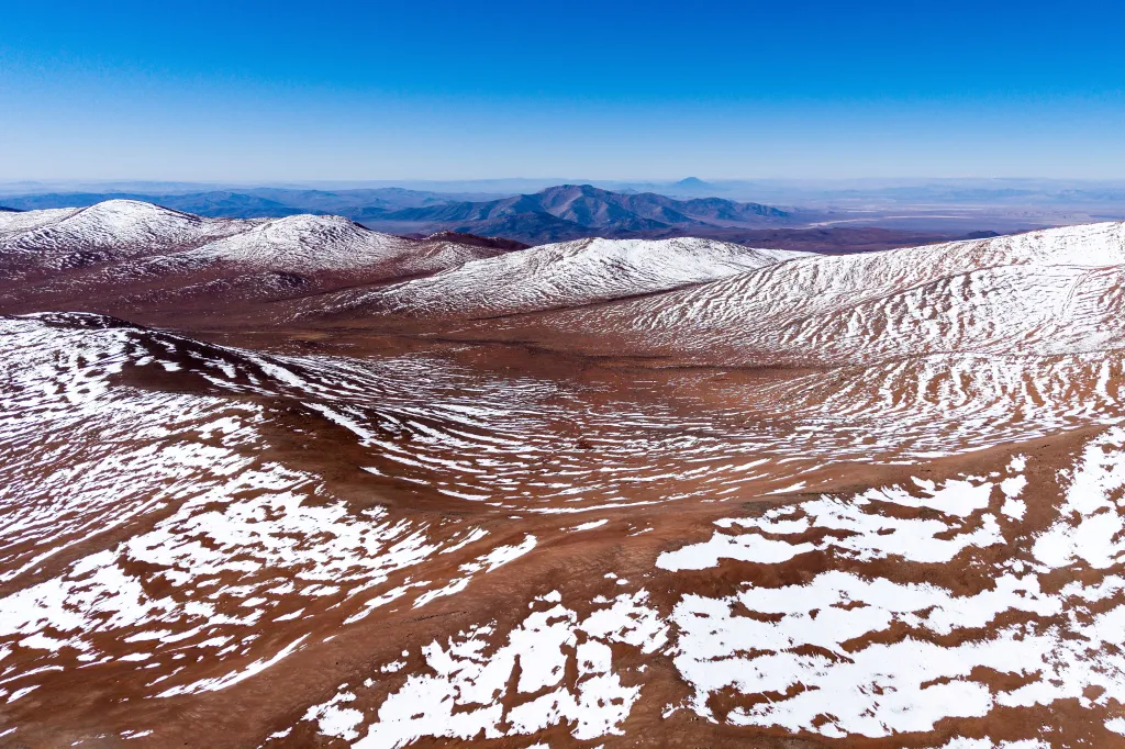 Na poušti Atacama v Chile napadl sníh