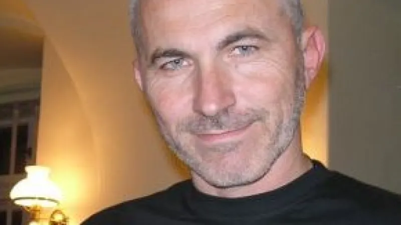 Petr Fejk na dobročiné akci věnované psům bez domova, v Divadle Na zábradlí - zima 2008