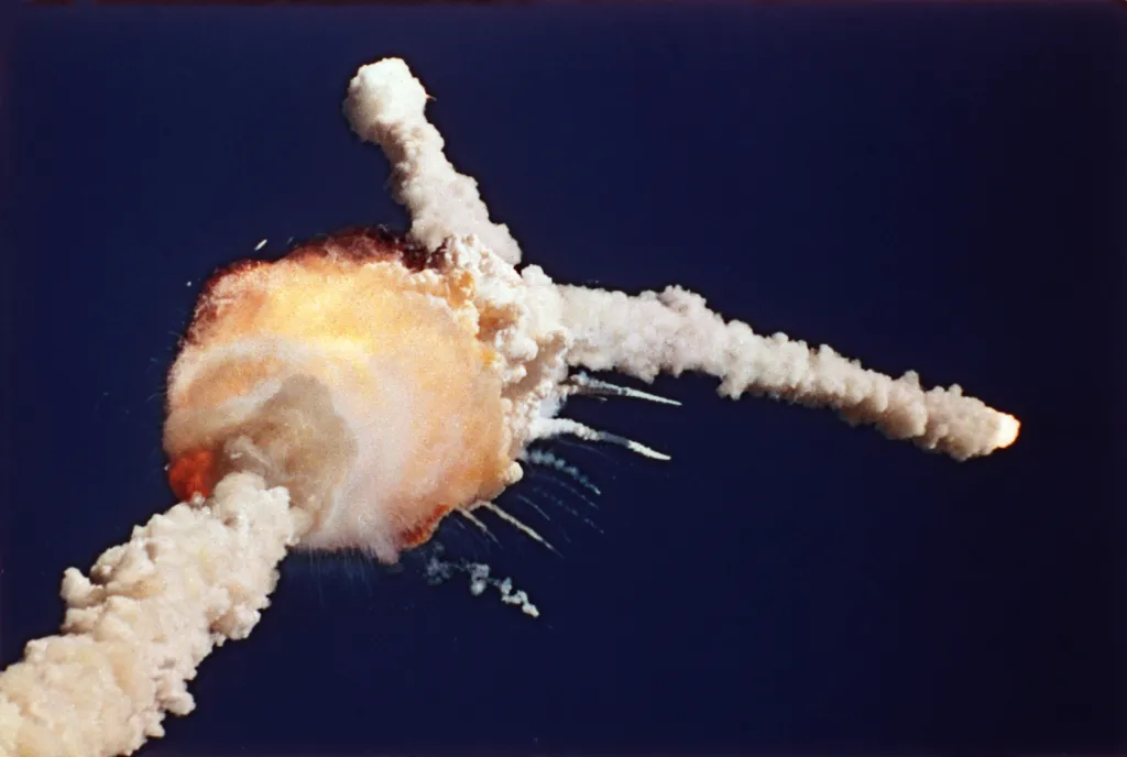 Také létání s Challengerem skončilo tragicky, v lednu 1986 došlo krátce po startu k explozi