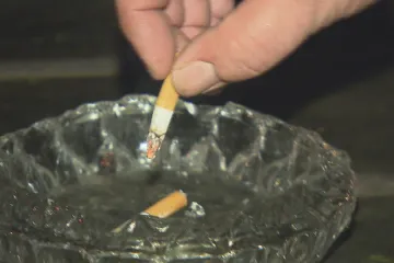 Půl roku protikuřáckého zákona přineslo přes 70 pokut, vysoké zatím nebyly