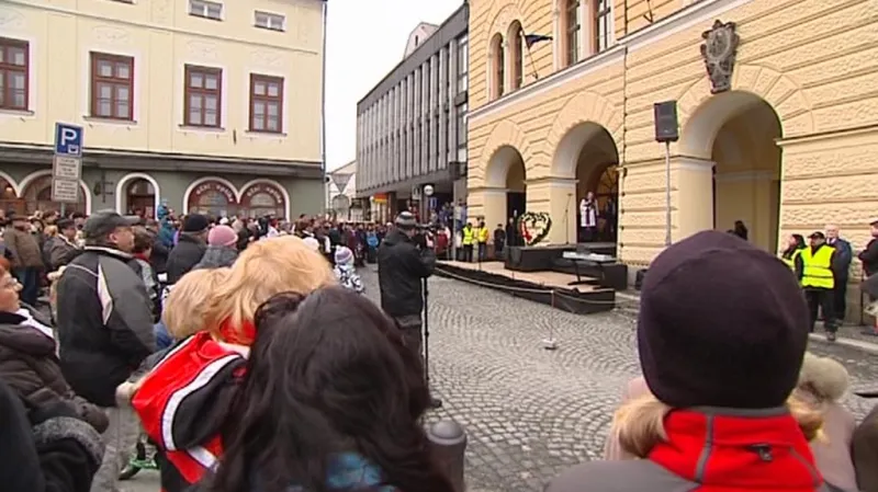 Mše na frenštátském náměstí
