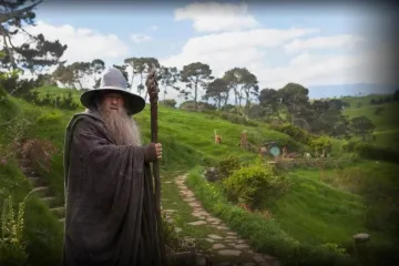 Co bylo před Pánem prstenů? Prozradí „nová“ Tolkienova kniha Pád Gondolinu