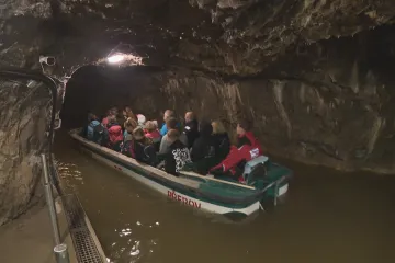 Turisté se mohou opět plavit Punkevními jeskyněmi