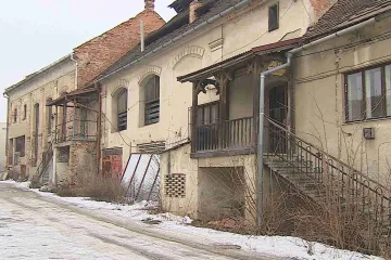 Kyjovský pivovar chátrá dál. Město a bývalý majitel se za rok nedohodli