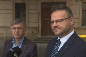 Koalice oznámila ředitelům ČT a ČRo, že poplatky zruší. O nové částce se nemluvilo