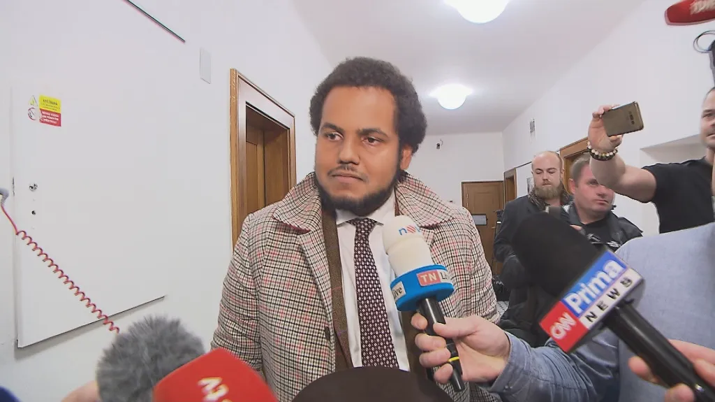Dominik Feri u soudu