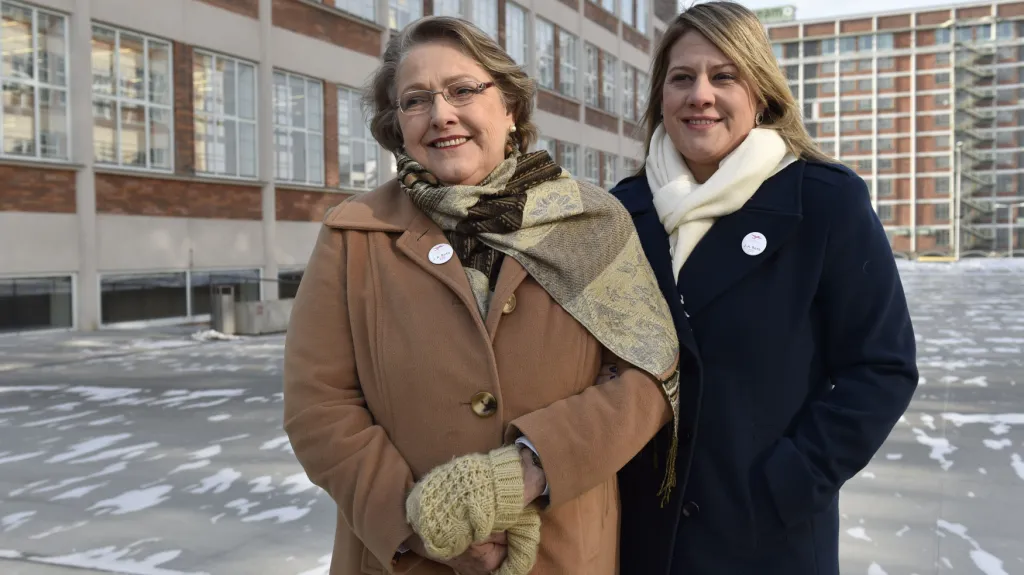 Dolores Ljiljana Bata Arambasicová a její dcera Roberta