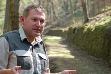 Policie obvinila tři lidi včetně Baláka za těžbu kamene v lánské oboře