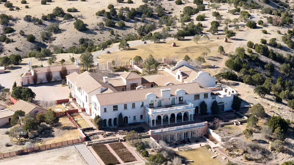 Ranč Zorro, který patřil sexuálnímu delikventovi Jeffreymu Epsteinovi