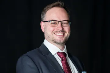 Vláda se dívá na výstavbu nových reaktorů přes růžové brýle, říká odborník na energetiku Sedlák