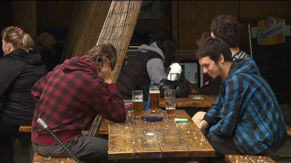 Dnešní třicátníci nejvíc investují do bydlení