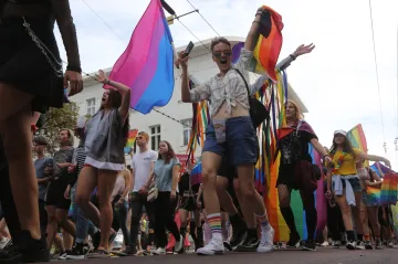 První ostravský Pride prošel městem. Část odpůrců přišla v černém, zasahovali těžkooděnci