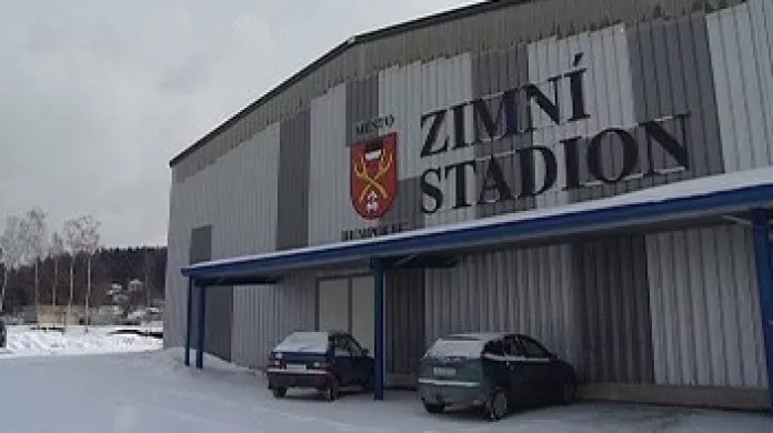 Večer 10. února 2006 se zřítilo zakrytí zimního stadionu v Humpolci.