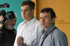 Soud opět osvobodil mladíky obžalované z rasistického napadení muže v tramvaji