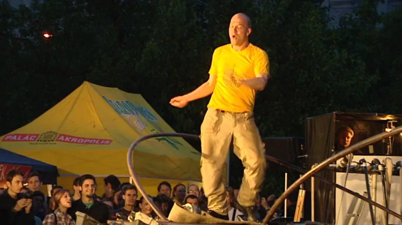 Bängditos / Überfluss (Fontána) na nám. Jiřího z Poděbrad