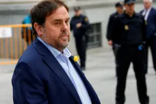 V Madridu začal „proces století“. Katalánským politikům hrozí za vzpouru až 25 let vězení