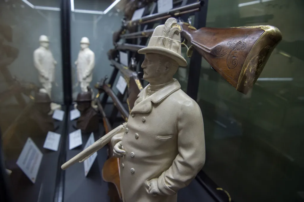 Dvě prohlídkové trasy naznačí, jak se žilo na hradě ve středověku a v době největšího rozkvětu, na počátku 17. století za Novohradských z Kolovrat, rodu příbuzensky spojeného s Rožmberky