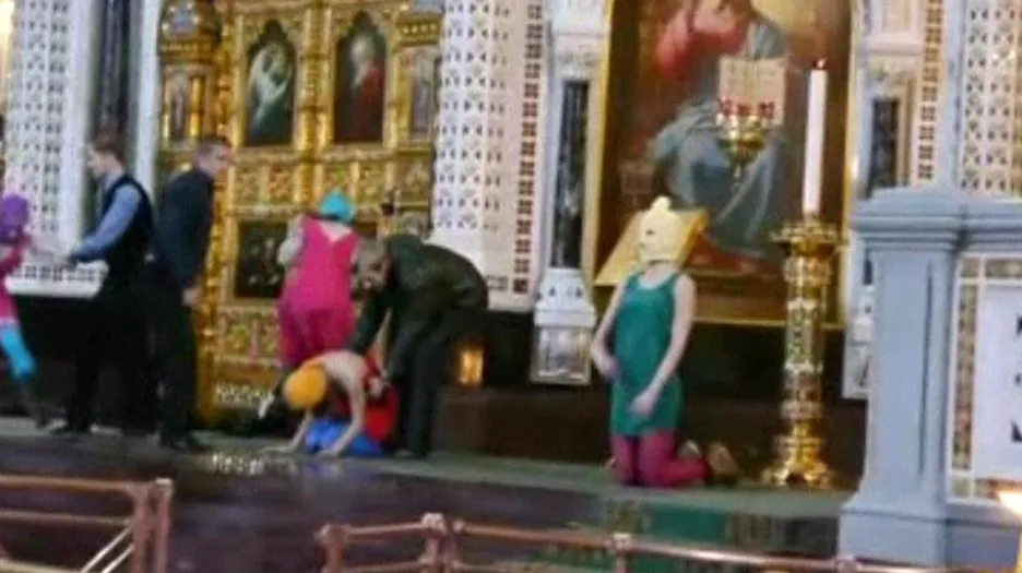 Skandální vystoupení kapely Pussy Riot