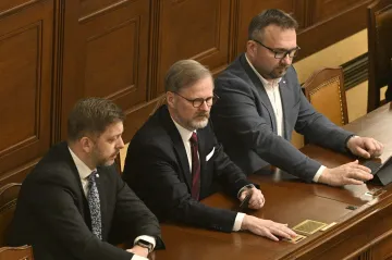Sněmovna se nedostala k hlasování o platové novele