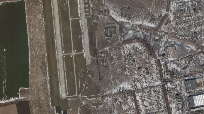 Letecká základna Čuhujiv před a po ruském útoku