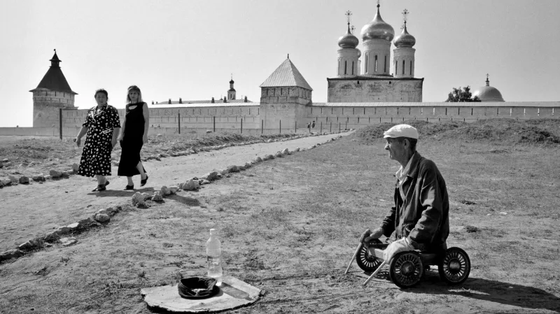 Dana Kyndrová / Makajrevský monastýr, 2001