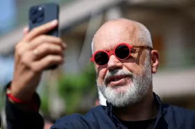 Albánský premiér Rama míří k jasnému vítězství ve volbách