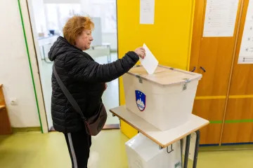 Ve Slovinsku začaly parlamentní volby, očekává se těsný výsledek