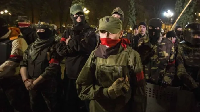 Milice Pravého sektoru musí vyklidit centrum Kyjeva