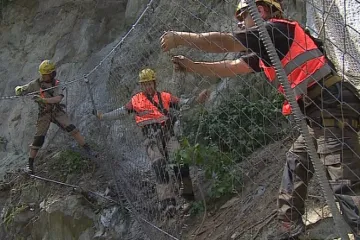 V Brně-Bystrci začalo zpevňování nebezpečné skály