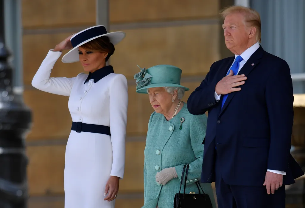 Poslední návštěvou amerického prezidenta ve Spojeném království, která probíhá v tuto chvíli, je návštěva prezidenta Trumpa s jeho ženou Melanií. Snímek z 3. června 2019