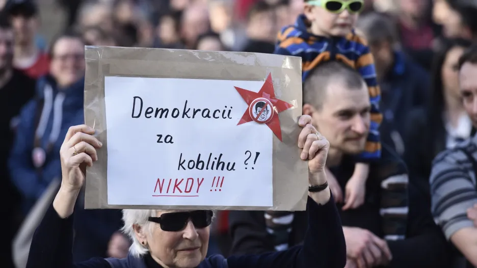 Protest na náměstí Dr. E. Beneše v Liberci