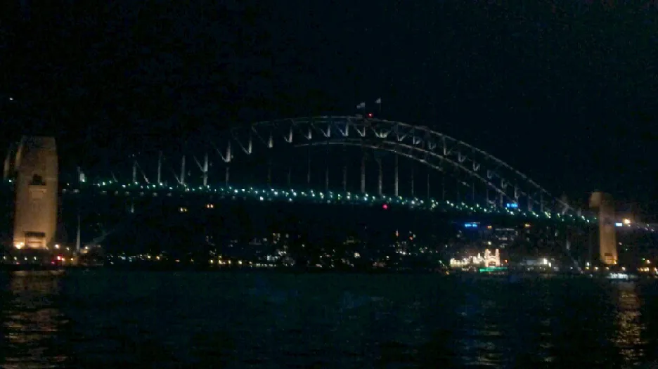 Zhasnutý Harbour Bridge