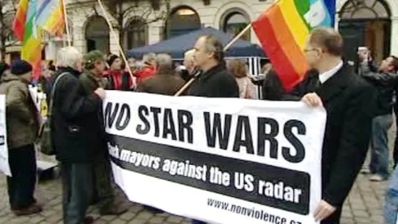 Čeští odpůrci plánovaného amerického radaru demonstrovali v Bruselu.